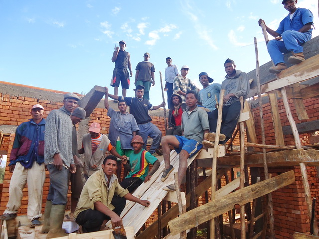 Schulhausbau in Madagaskar